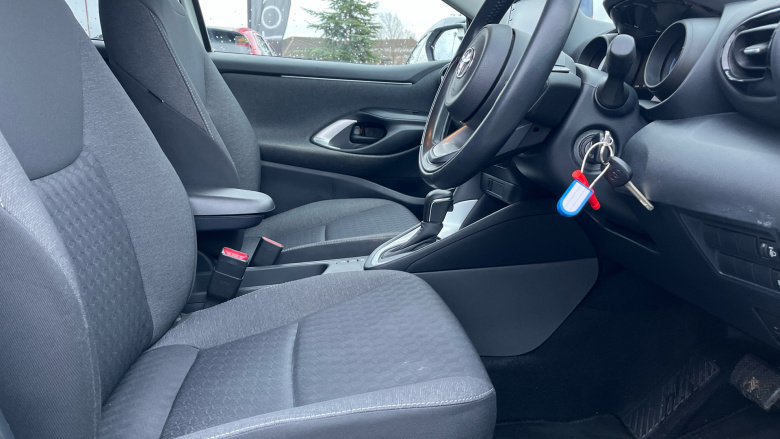 Toyota Yaris 1.5 Hybrid Design 5dr CVT Hybrid Hatchback